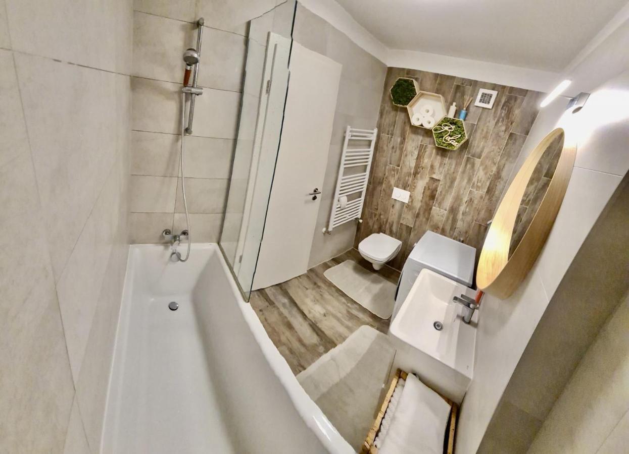 Apartament Coresimall Lägenhet Braşov Exteriör bild