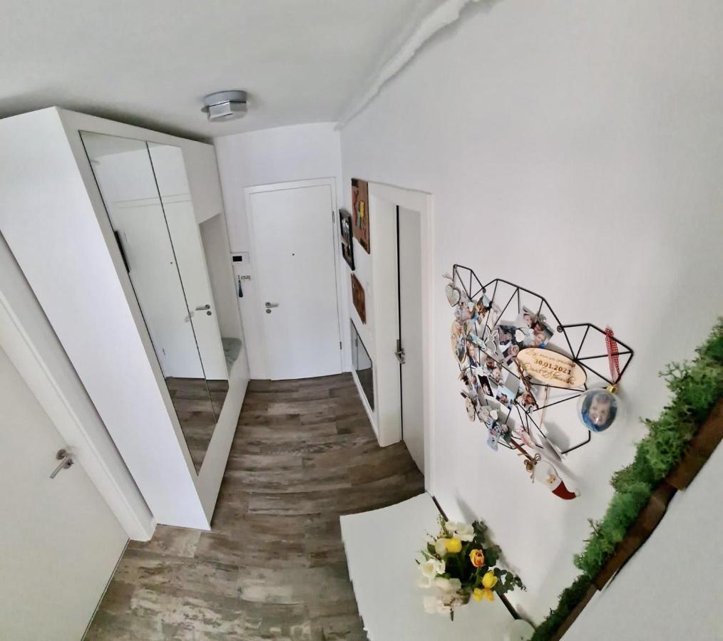Apartament Coresimall Lägenhet Braşov Exteriör bild