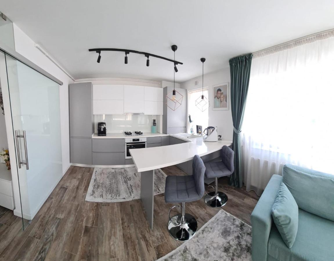 Apartament Coresimall Lägenhet Braşov Exteriör bild