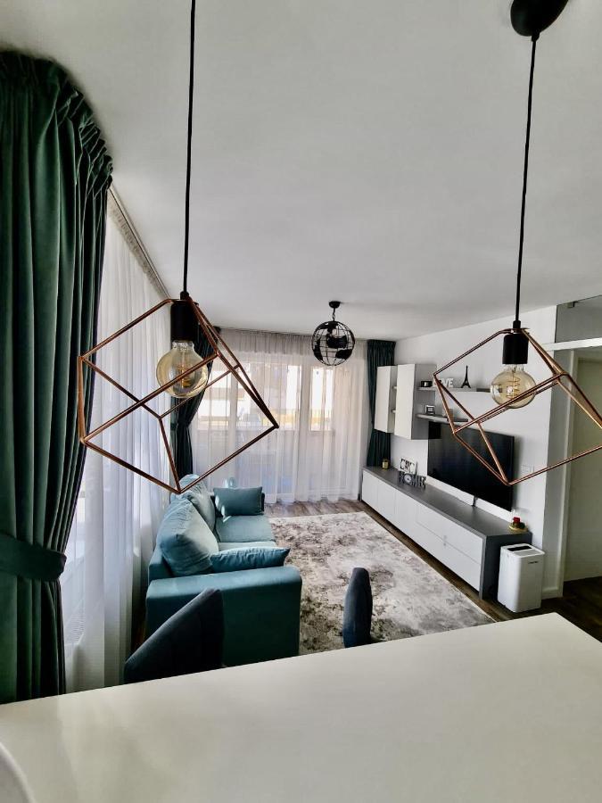 Apartament Coresimall Lägenhet Braşov Exteriör bild